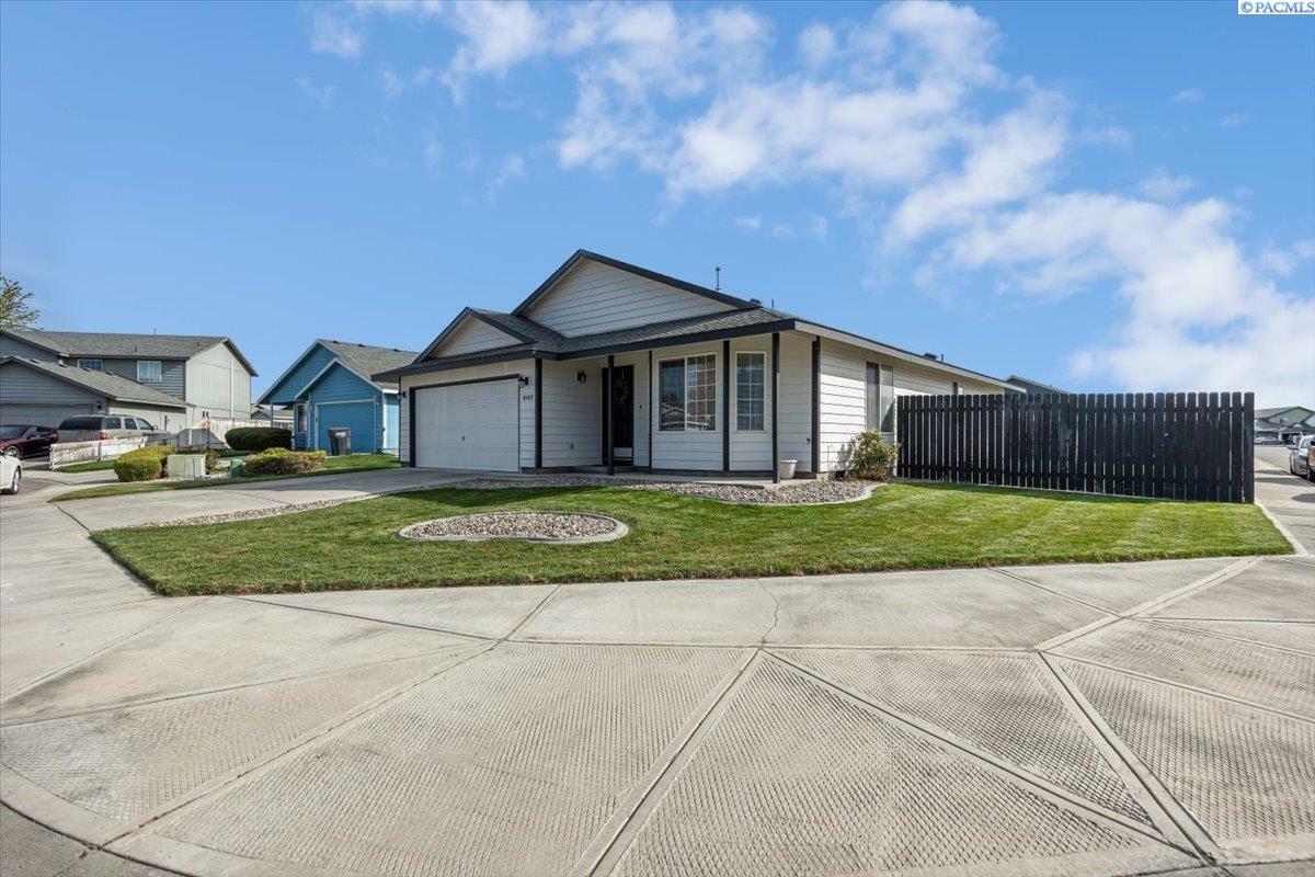 Property Photo:  4903 Quadra Ct  WA 99301 