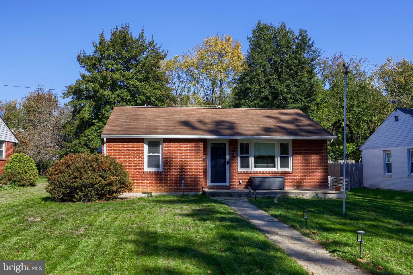 Property Photo:  1007 Midway Avenue  PA 17601 