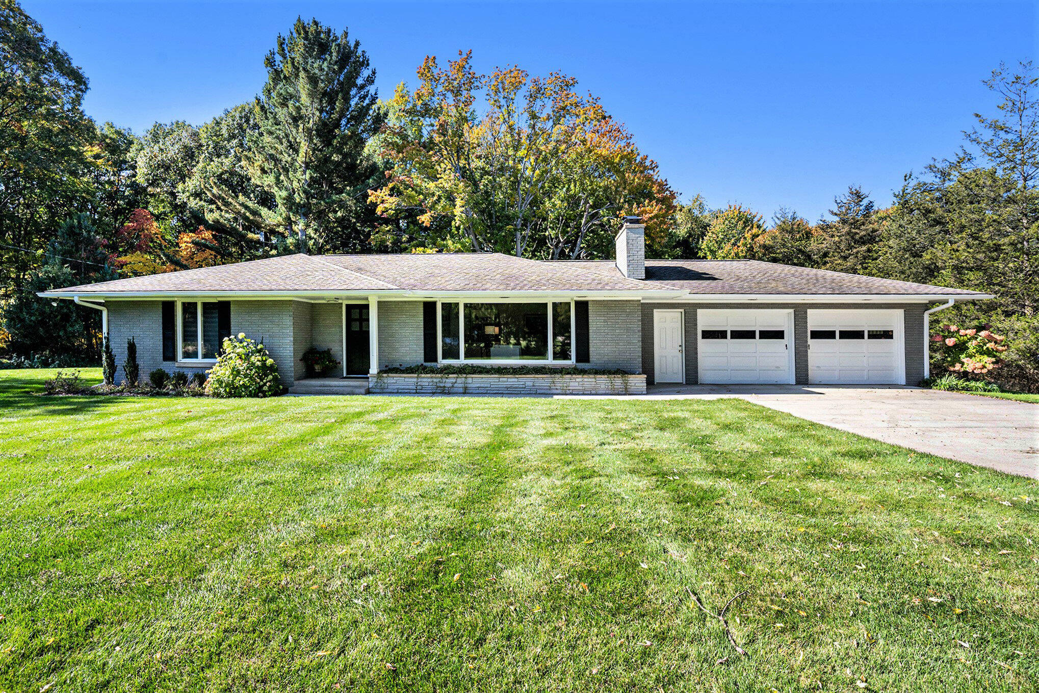 Property Photo:  14543 Lakeshore Drive  MI 49417 