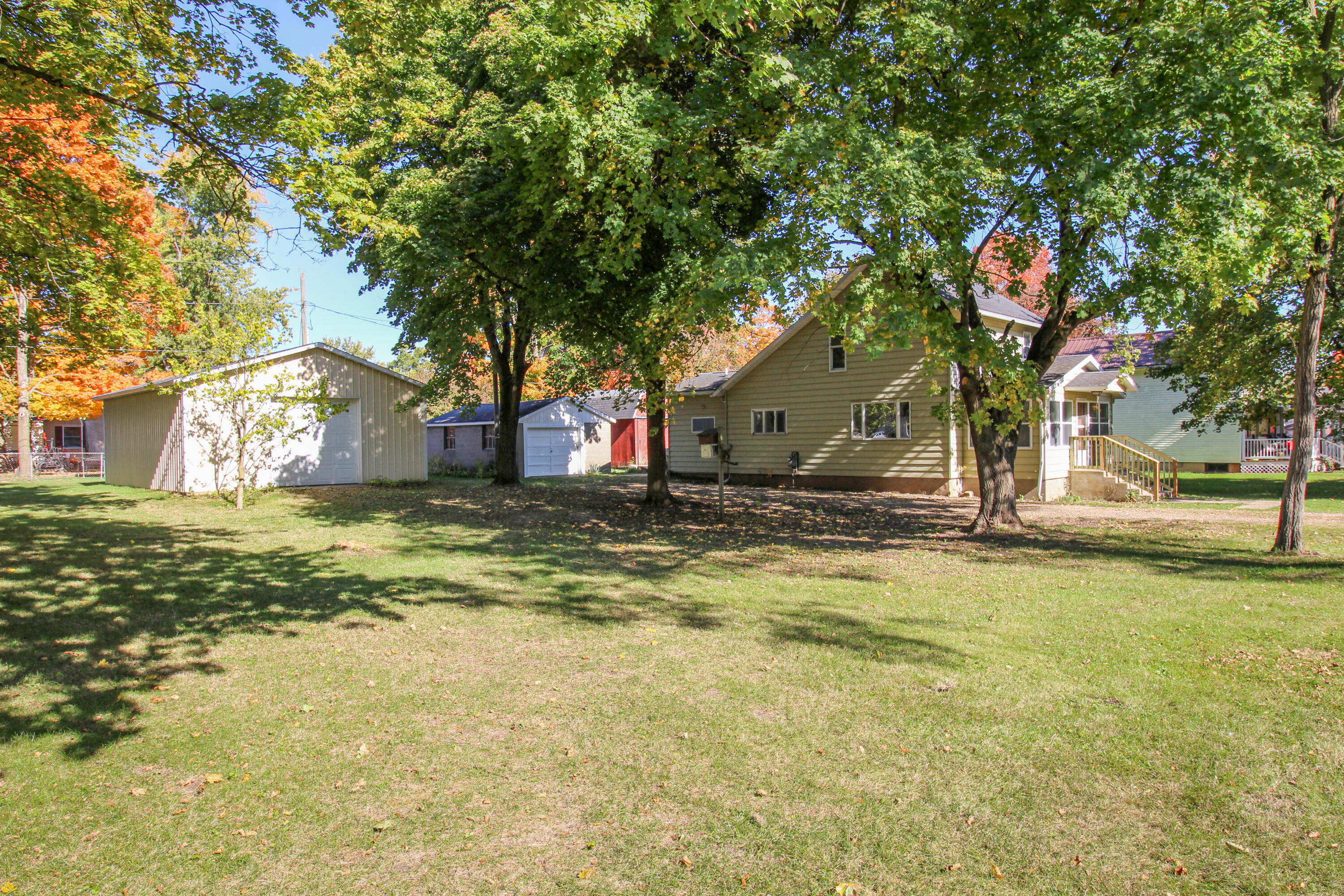 Property Photo:  317 E Woodland Street  MI 49067 