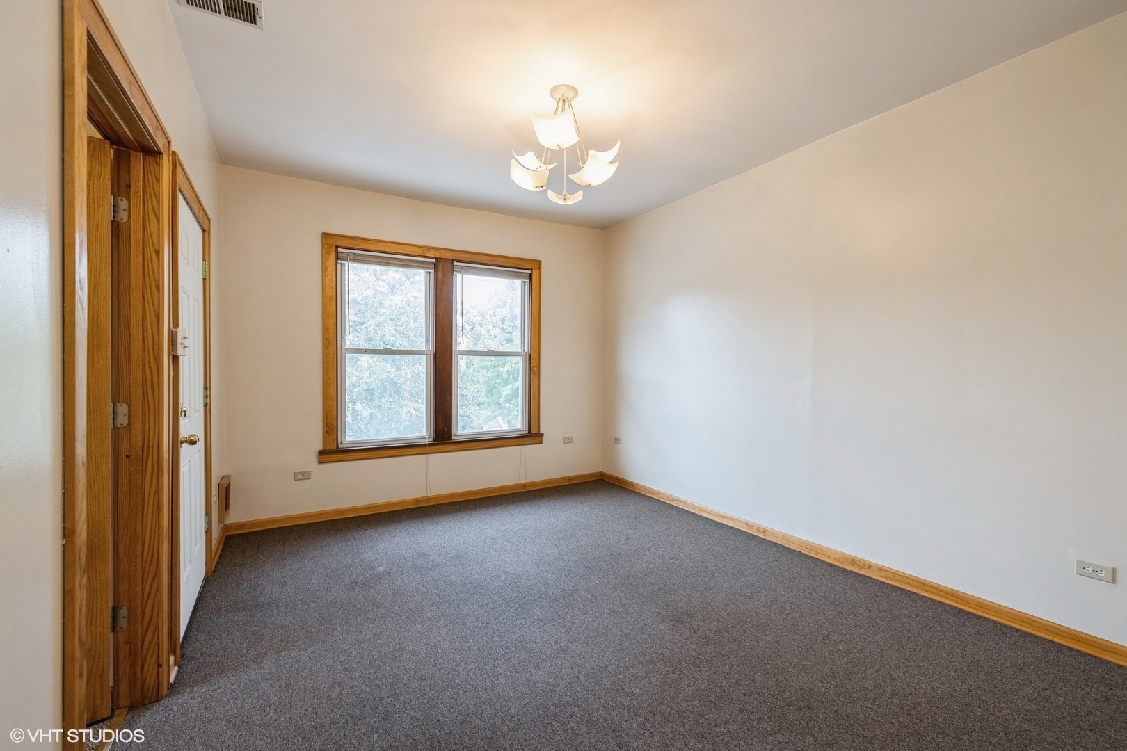 Property Photo:  942 Dunlop Avenue  IL 60130 