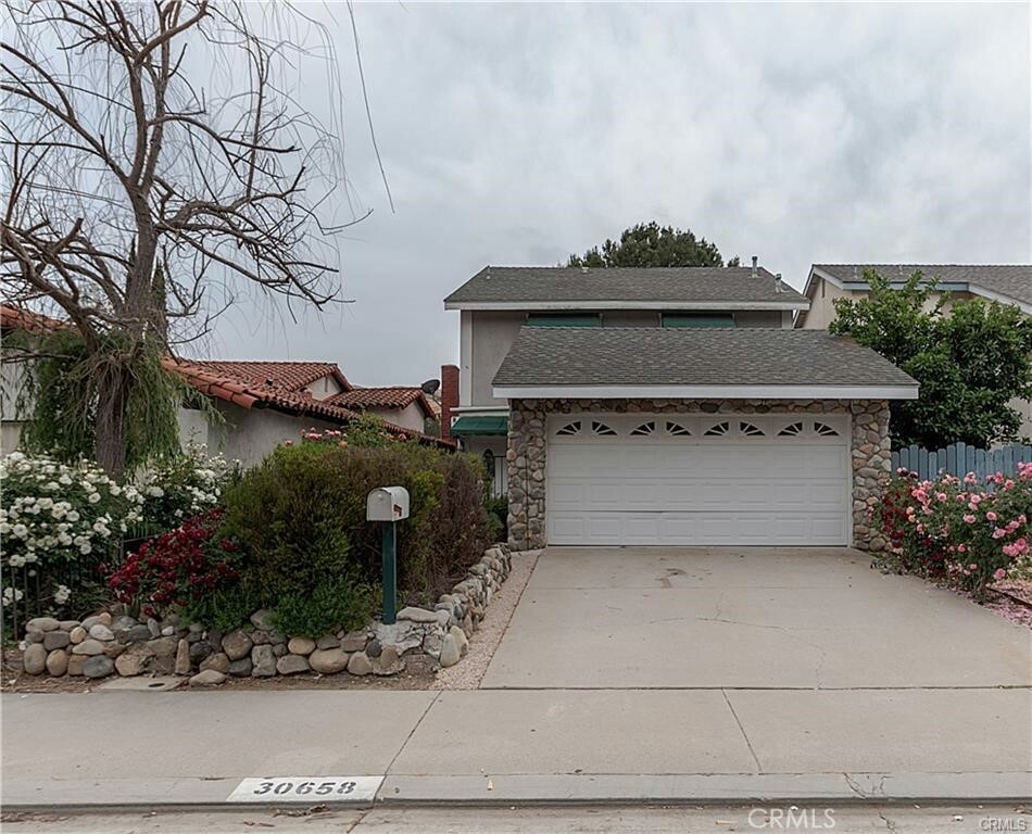 30658 Lakefront Drive  Agoura Hills CA 91301 photo