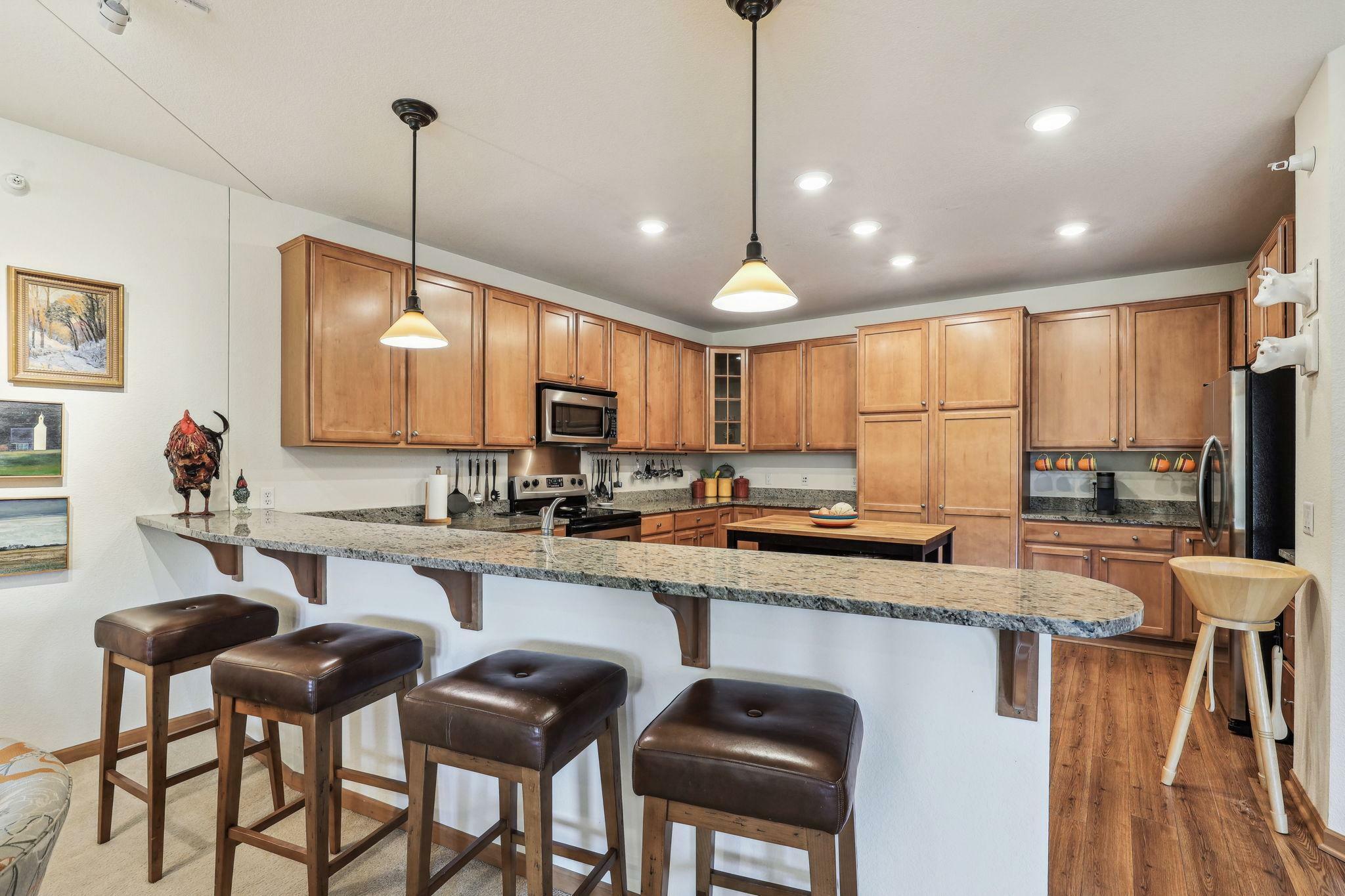 Property Photo:  7100 Metro Boulevard 406  MN 55439 