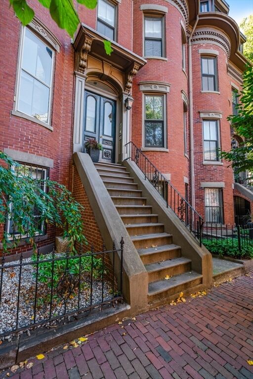 Property Photo: 236 W Canton St 4 MA 02116
