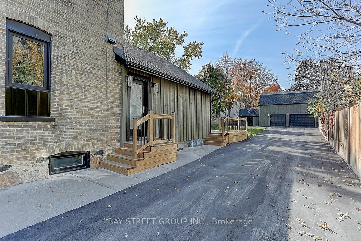 Property Photo:  24 O'Brien Ave  ON L4A 1G6 