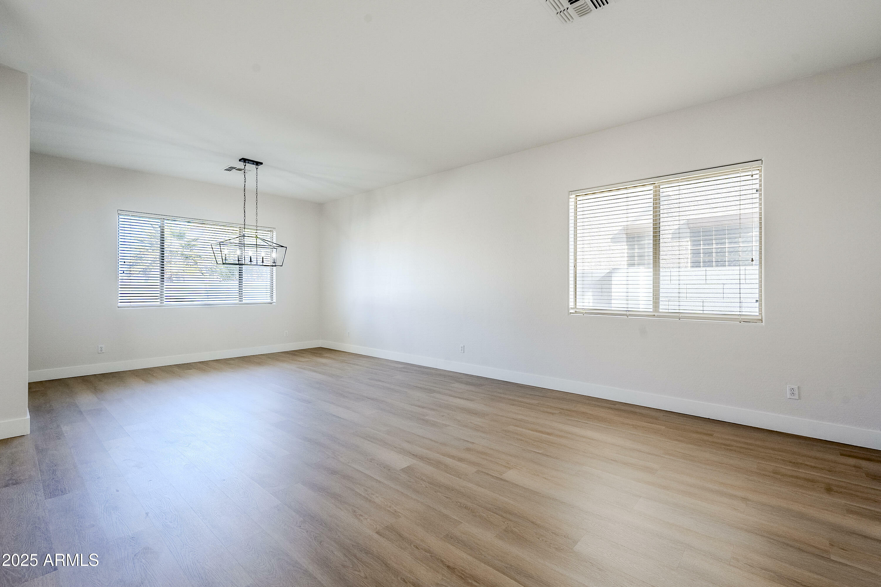 Property Photo:  718 E Scorpio Place  AZ 85249 