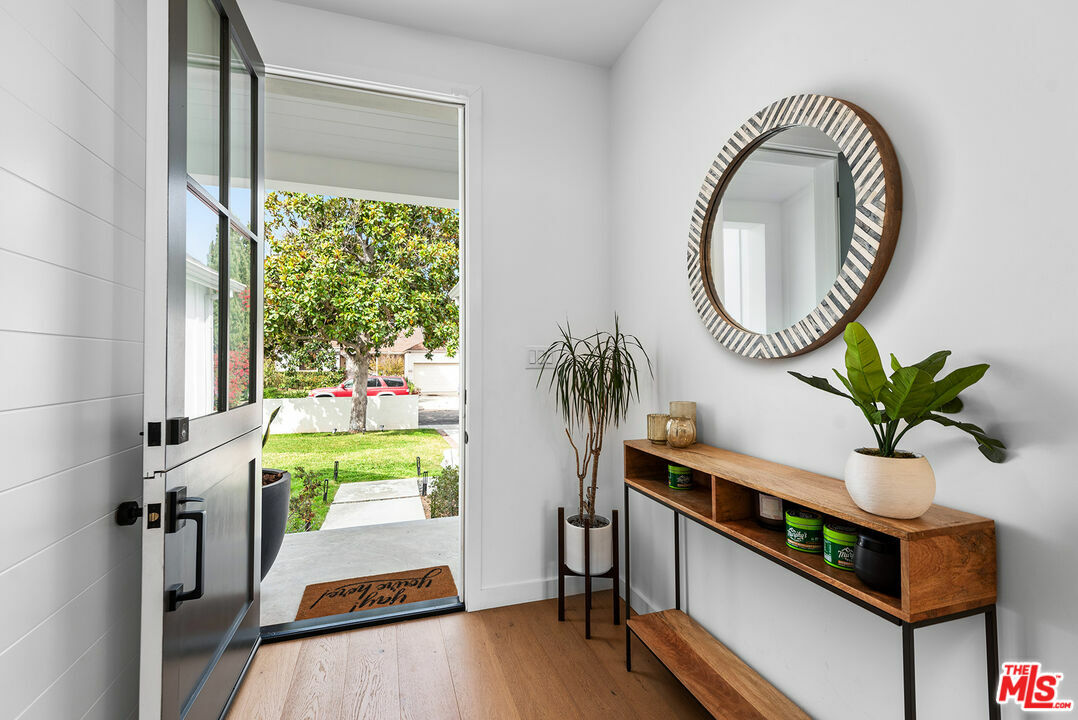 Property Photo:  7614 Truxton Ave  CA 90045 