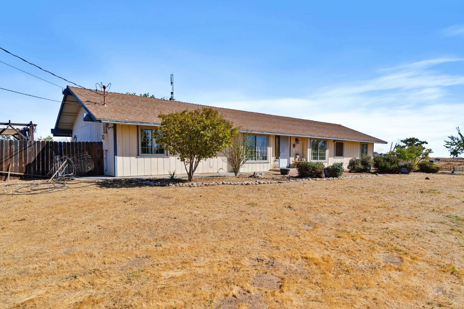 Property Photo:  17363 Benecia Road  CA 93636 