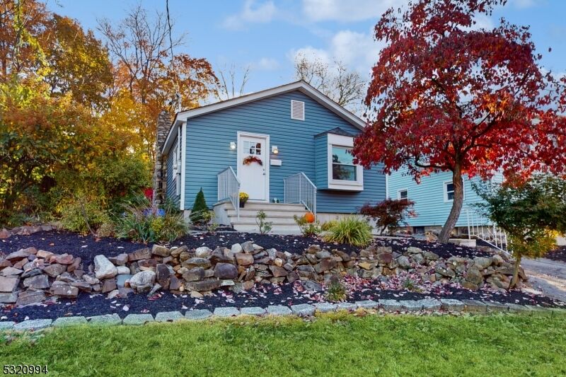 Property Photo:  8 Cayuga Trl  NJ 07470 