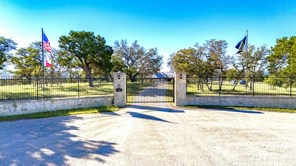 Property Photo:  100 Sedalia Trail  TX 78025 