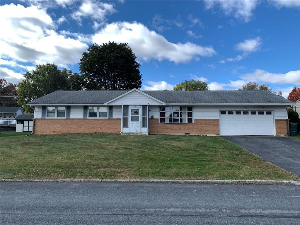 Property Photo:  1350 Hickory Road  PA 18062 