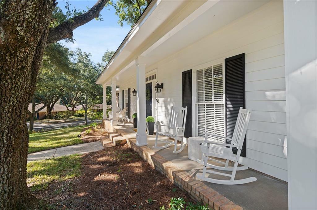 Property Photo:  1724 Arlington Court  AL 36609 