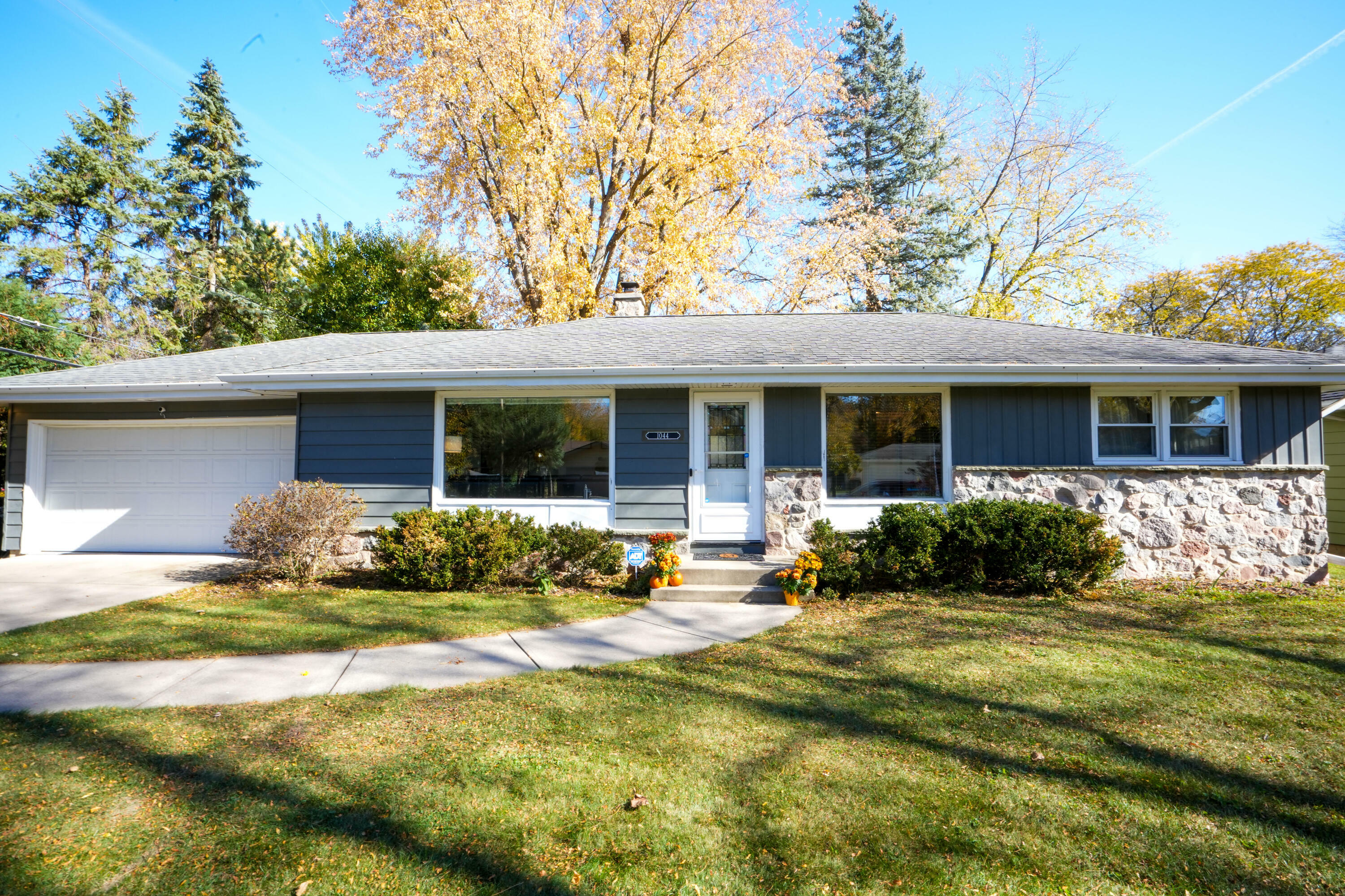 1044 N 121st St  Wauwatosa WI 53226 photo