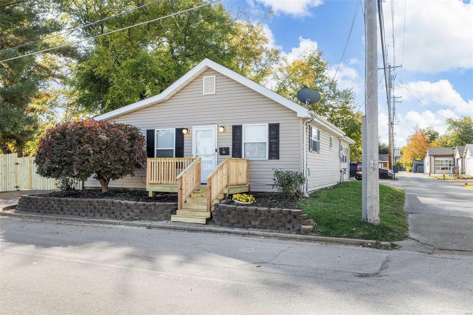 Property Photo:  315 Transit Street  MO 63301 