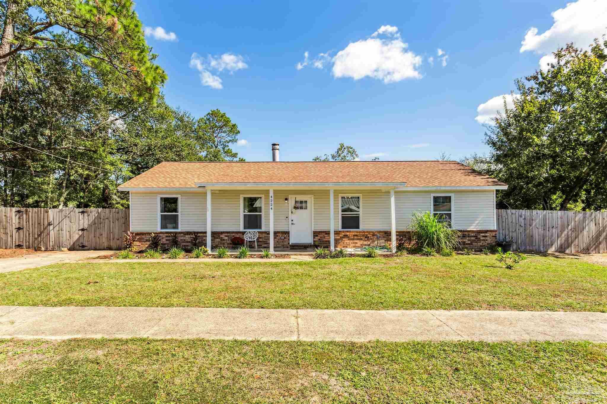 Property Photo:  4224 Seaport Rd  FL 32571 