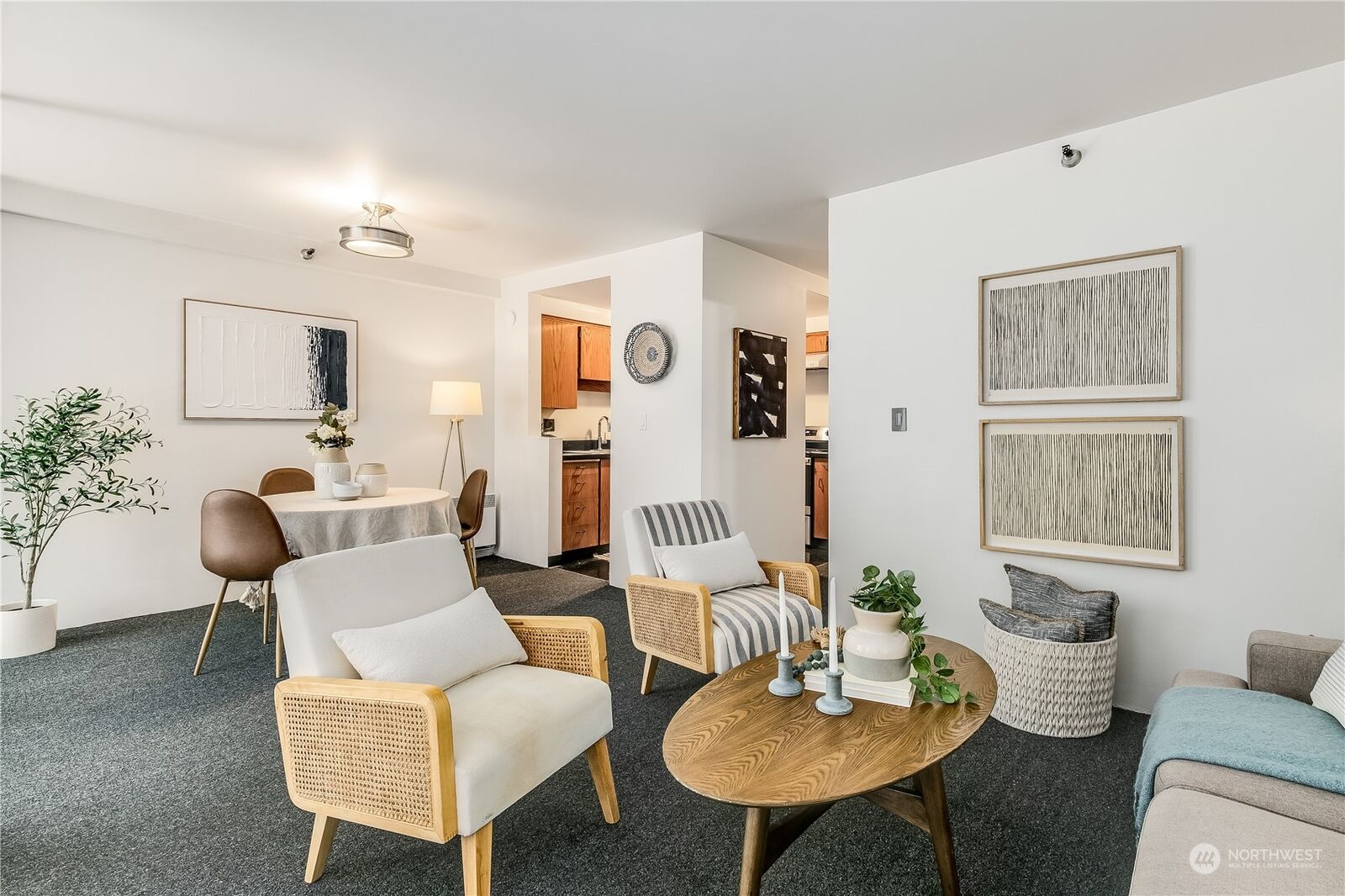 Property Photo:  2621  2nd Avenue 307  WA 98121 