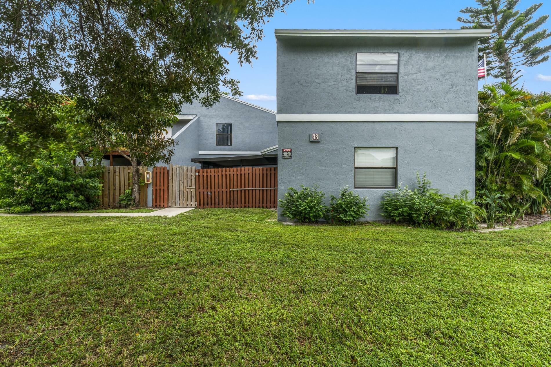 Property Photo:  33 Crossings Circle D  FL 33435 