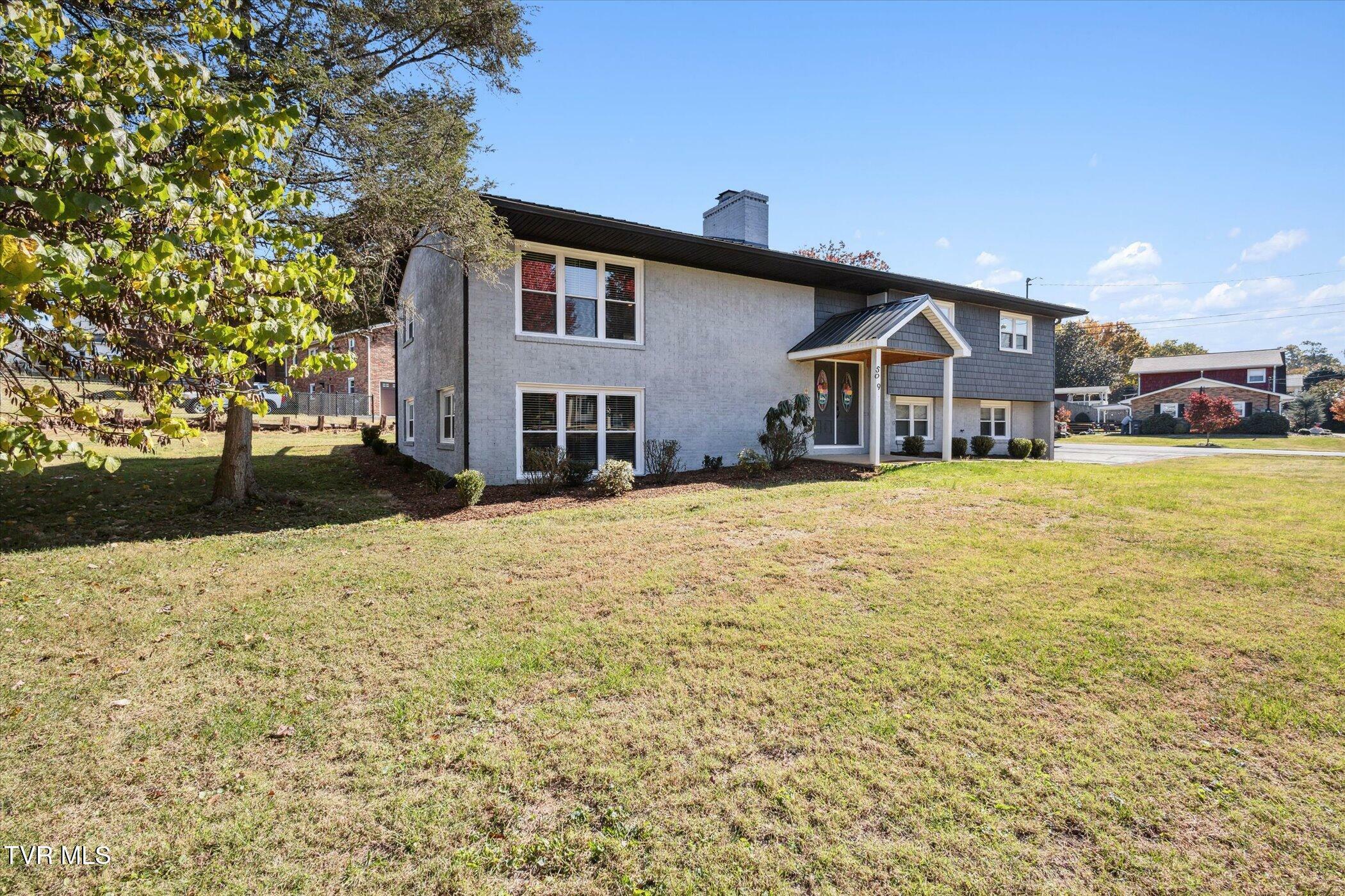 Property Photo:  509 Meadow Lane  TN 37663 