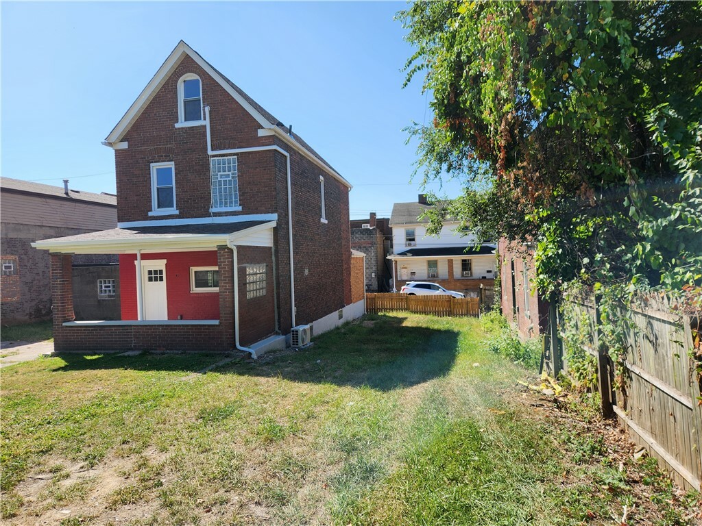 Property Photo:  36 Chartiers Ave  PA 15104 