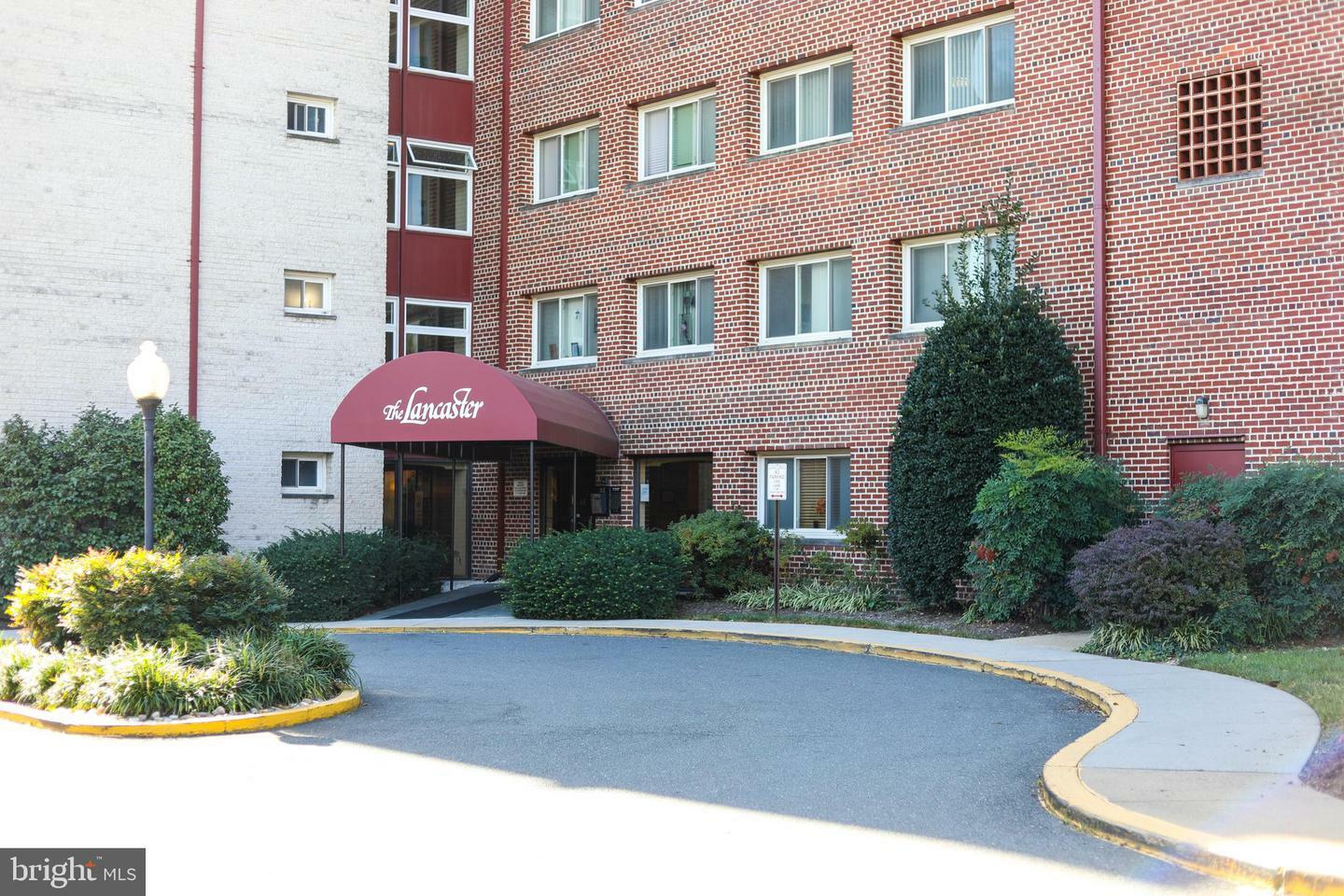 Property Photo:  1830 Columbia Pike S 104  VA 22204 