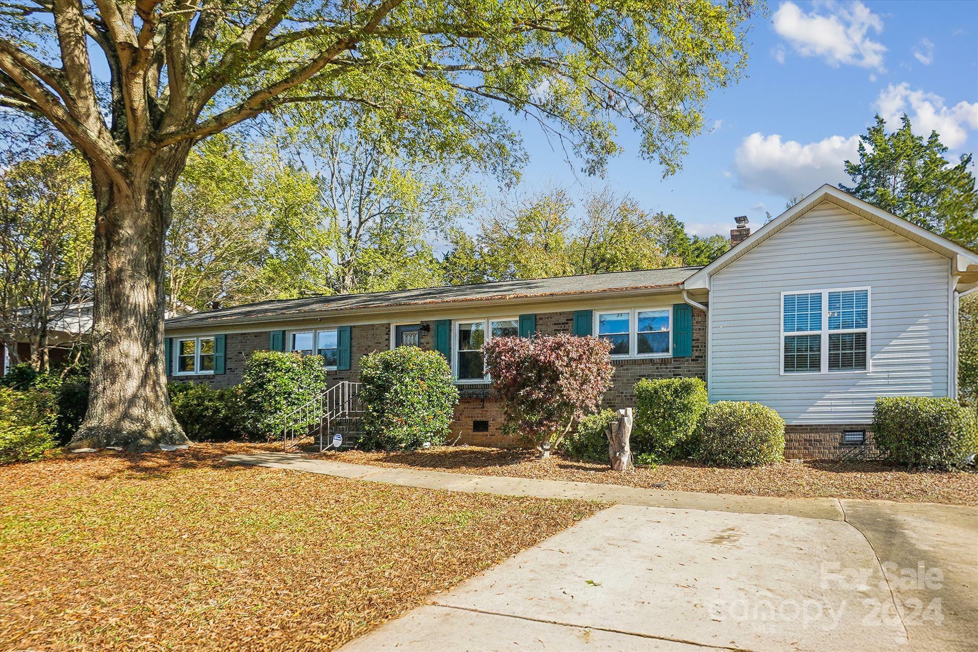 Property Photo:  1924 Lakeview Drive  SC 29732 