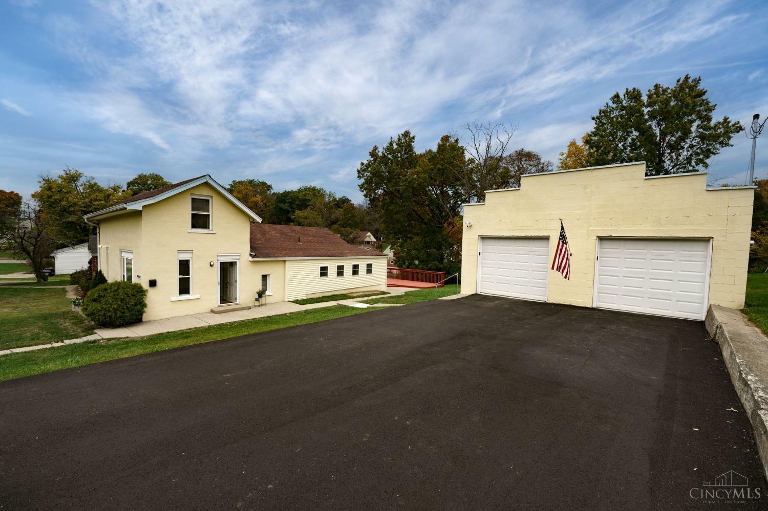 Property Photo: 4590 Mayhew Avenue OH 45238