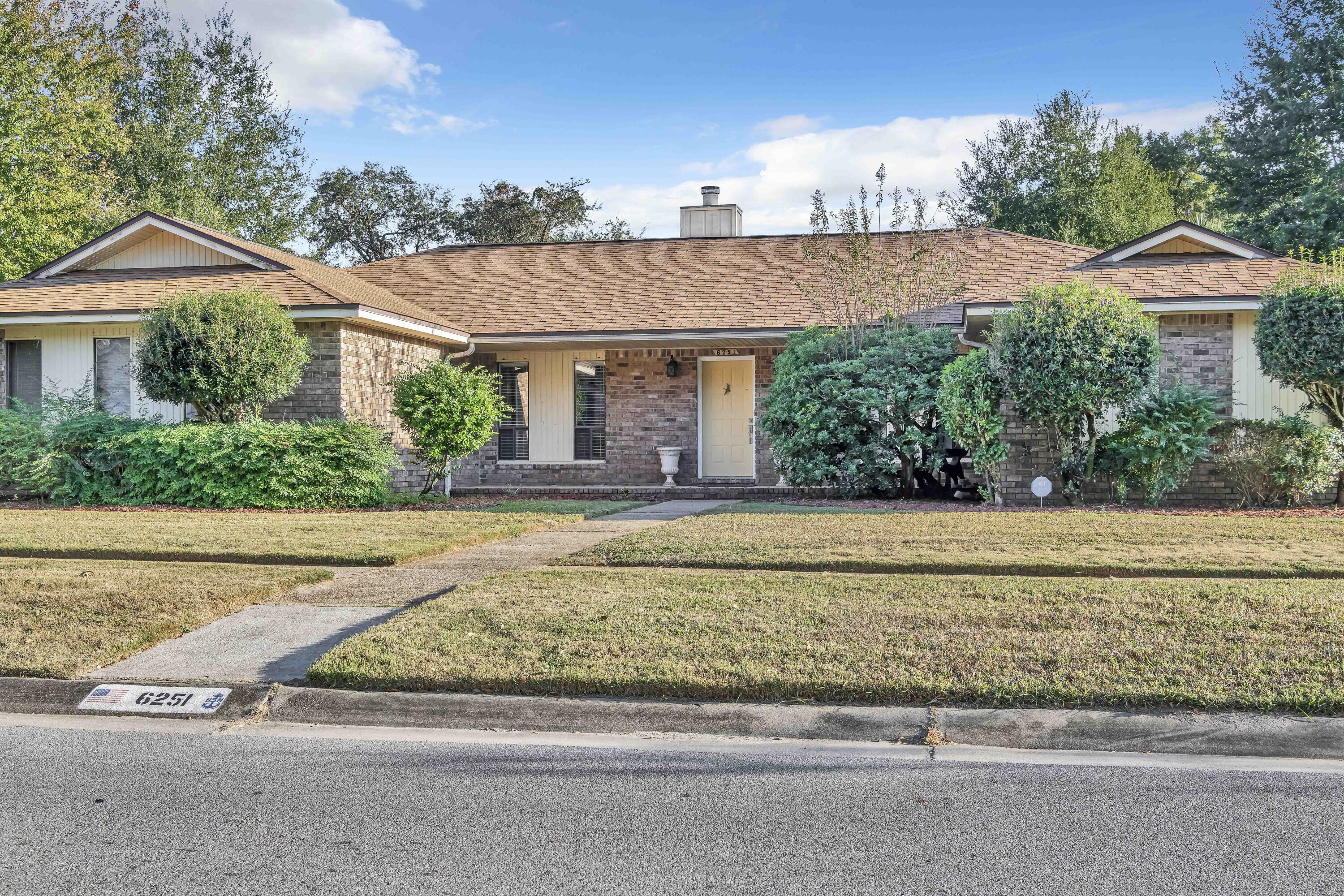 Property Photo:  6251 Lake Charlene Drive  FL 32506 