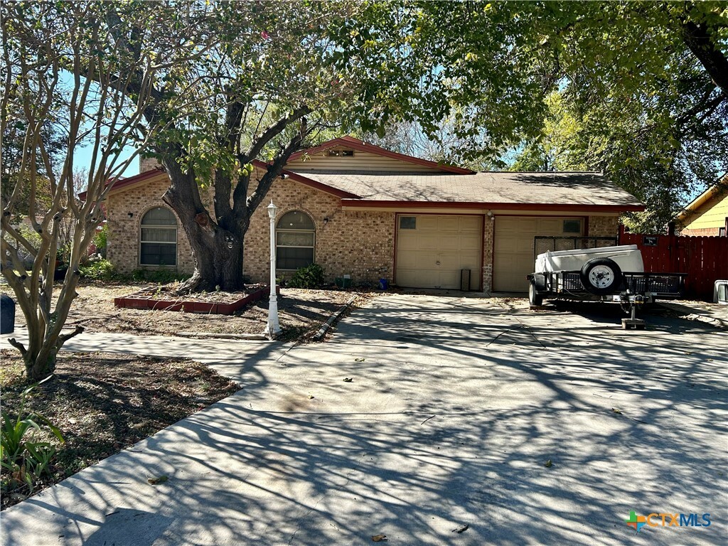 Property Photo: 1705 Hooten Street TX 76543