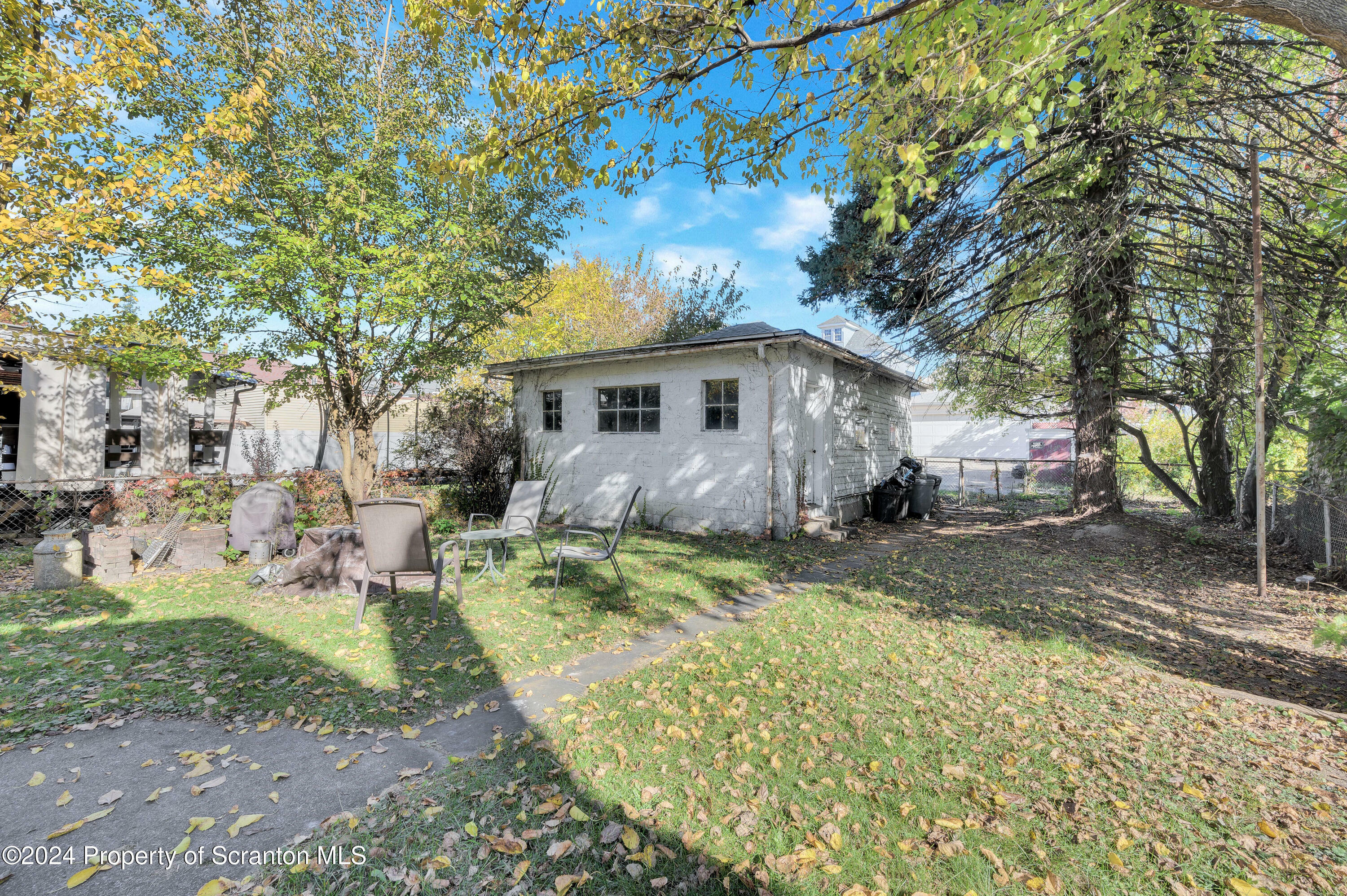 Property Photo:  1128 Amherst Street  PA 18504 