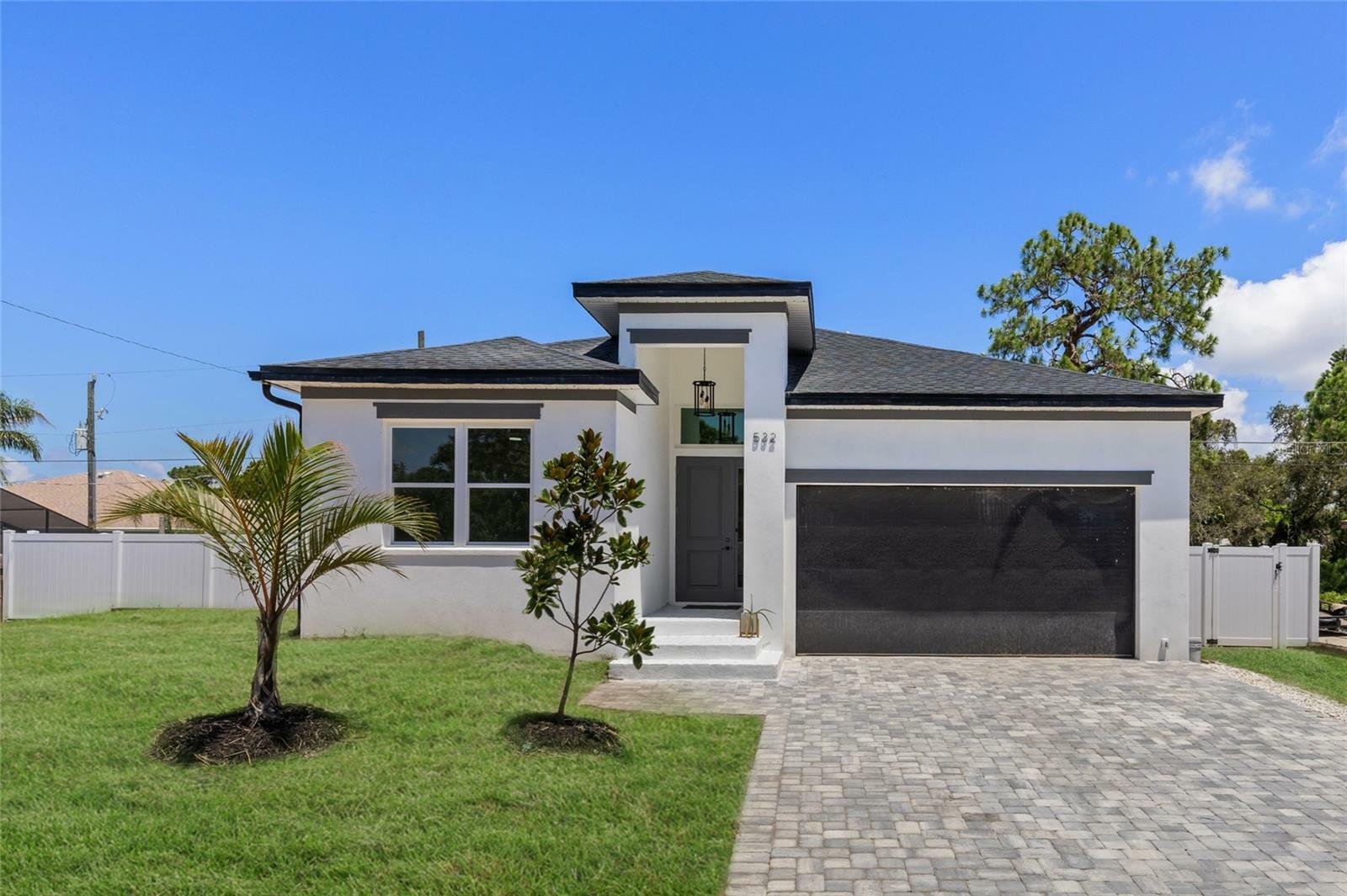 Property Photo:  532 Yale Road  FL 34293 