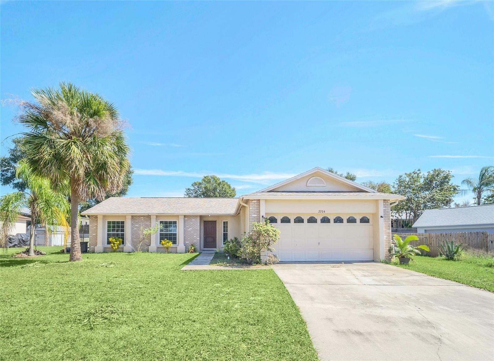 Property Photo: 2204 Clementine Trail FL 34714