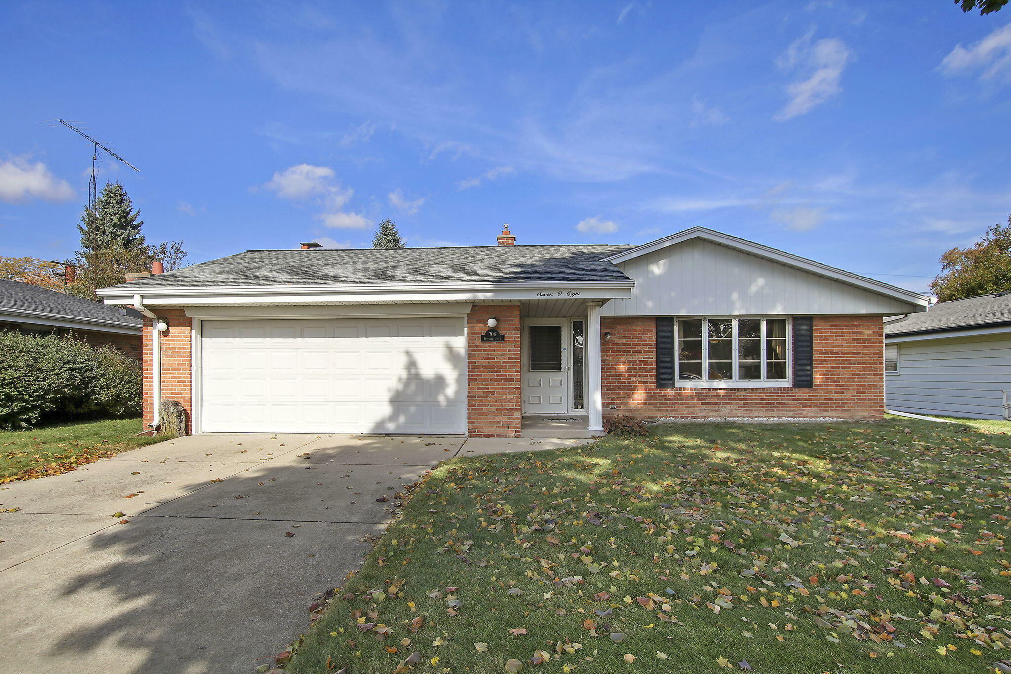 Property Photo:  708 Imperial Dr  WI 53402 