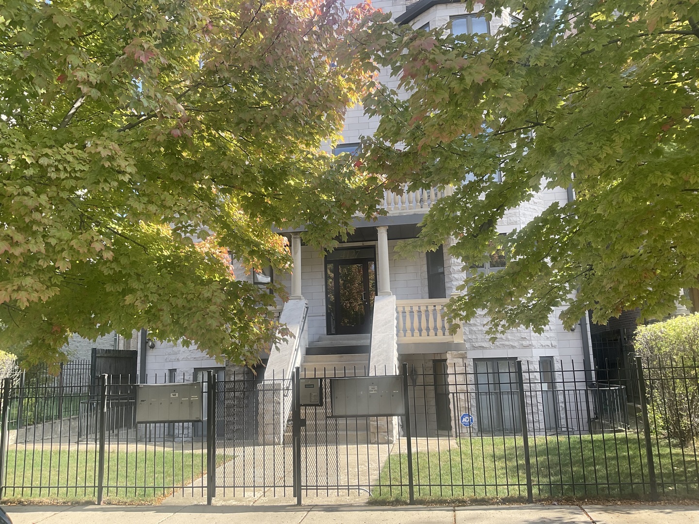 Property Photo:  4127 S Drexel Boulevard 2E  IL 60653 