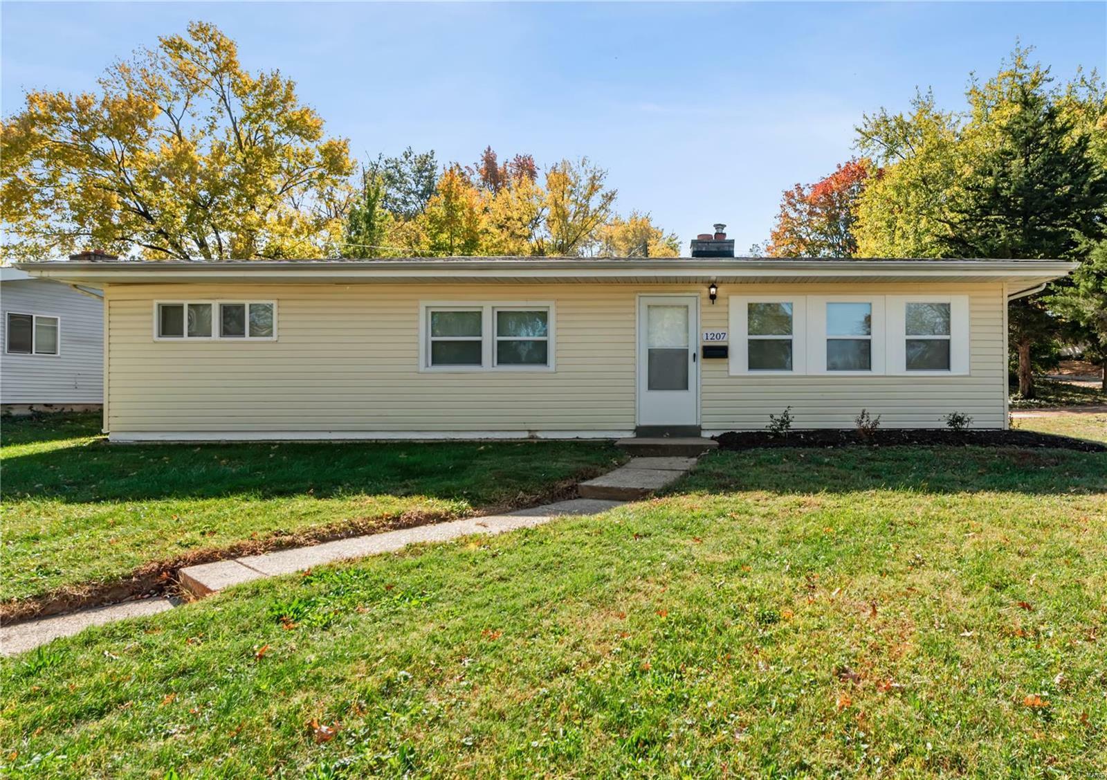 Property Photo:  1207 Weleba Avenue  MO 63121 