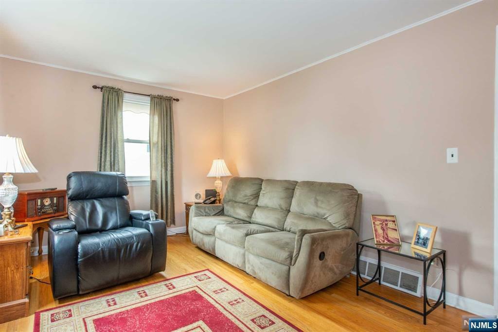 Property Photo:  9 Ideal Court  NJ 07110 