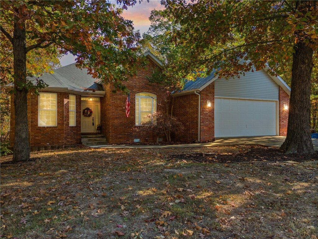 Property Photo:  7 Longridge Lane  AR 72715 