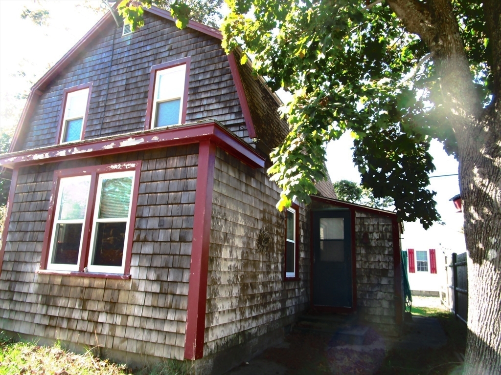 Property Photo: 14 Park Pl MA 02646