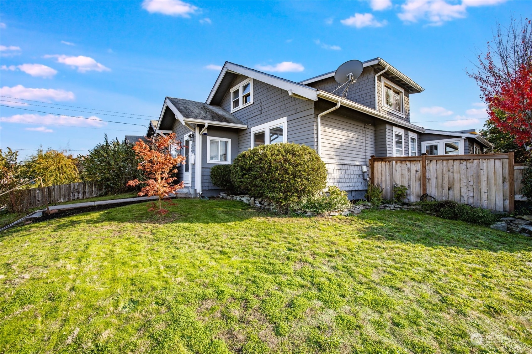 Property Photo:  104 E 45th Street  WA 98404 