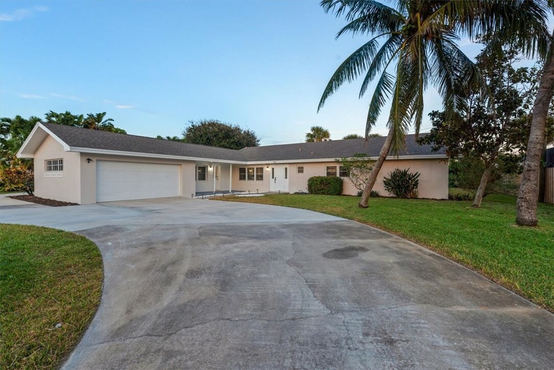 Property Photo:  309 Banyan Way  FL 32951 