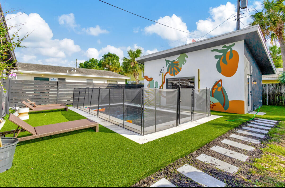 Property Photo: 1310 Worthington Street FL 33401