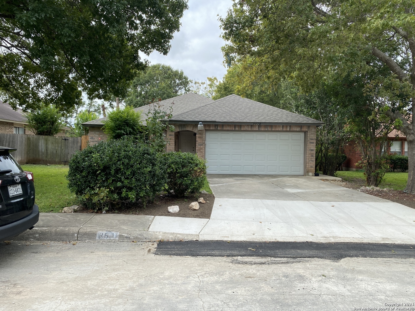 Property Photo: 3510 Mistic Grove TX 78247