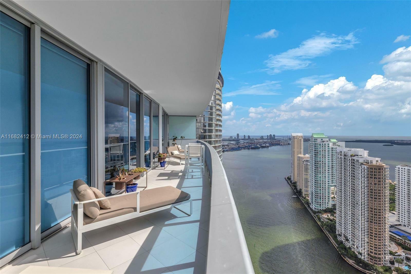 Property Photo:  200 Biscayne Boulevard Way 4804  FL 33131 