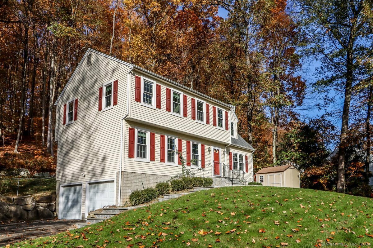 Property Photo:  11 Concord Way  CT 06776 