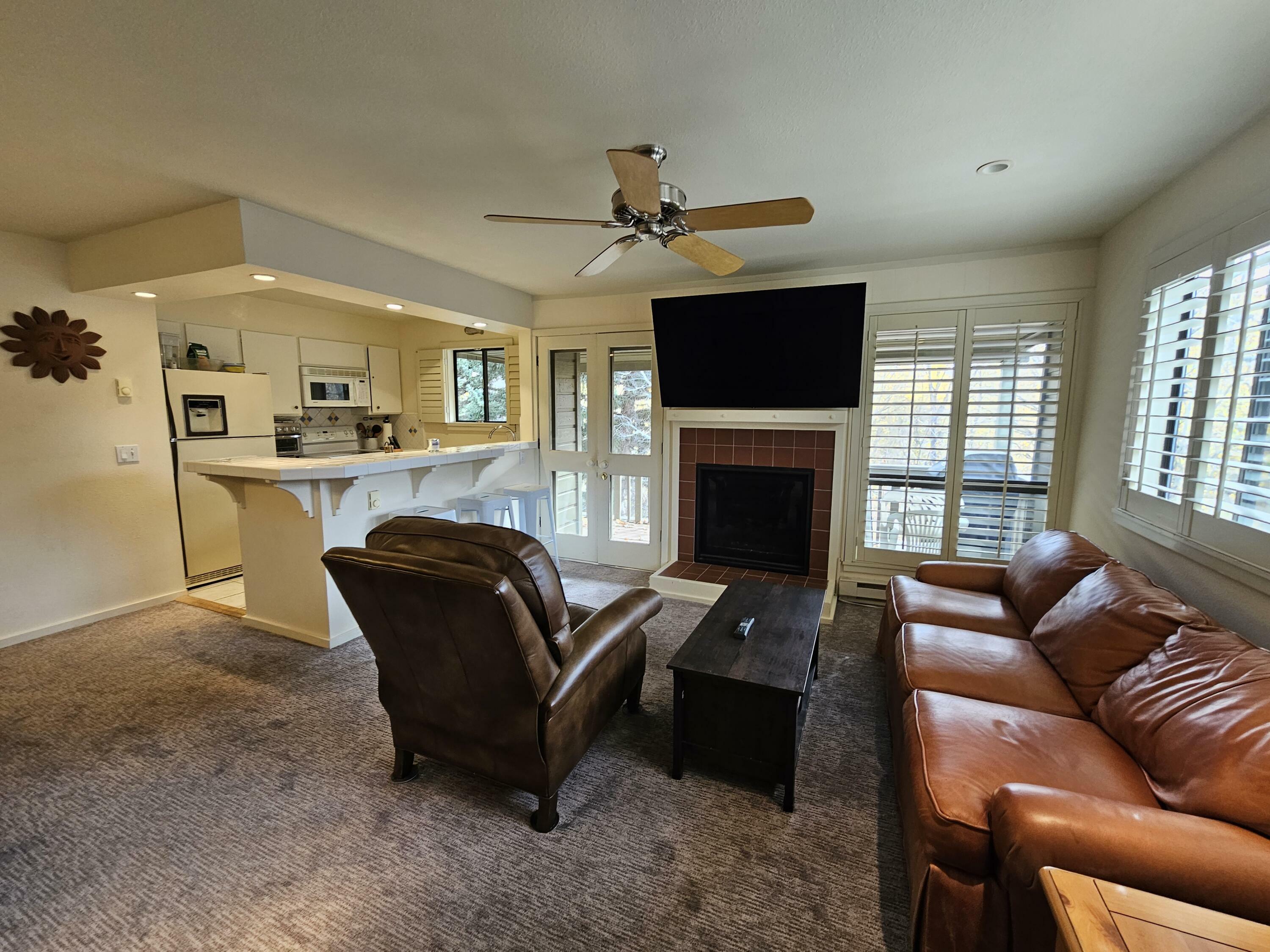 Property Photo:  1427 Cottonwood Condo Dr 1427  ID 83353 