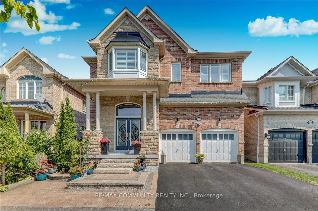 65 Mansbridge Cres  Ajax ON L1Z 0A8 photo