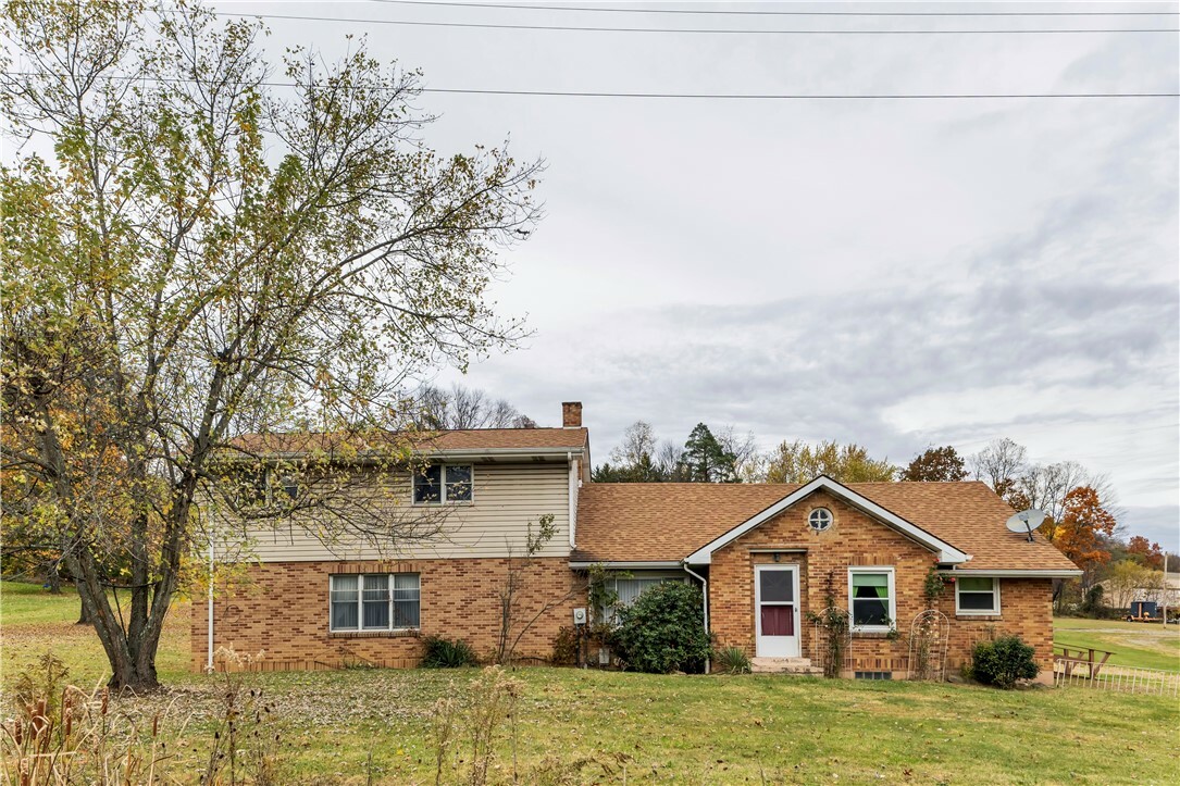 Property Photo:  2815 State Route 286  PA 15681 