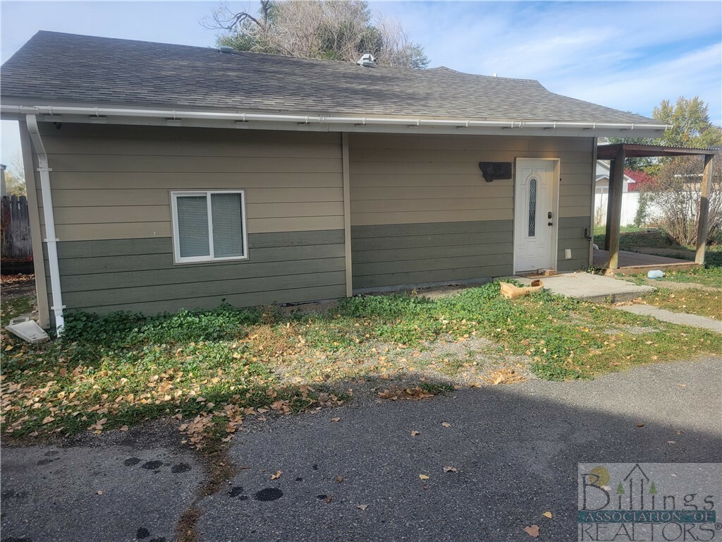 Property Photo:  1210 Hawthorne Lane  MT 59105 