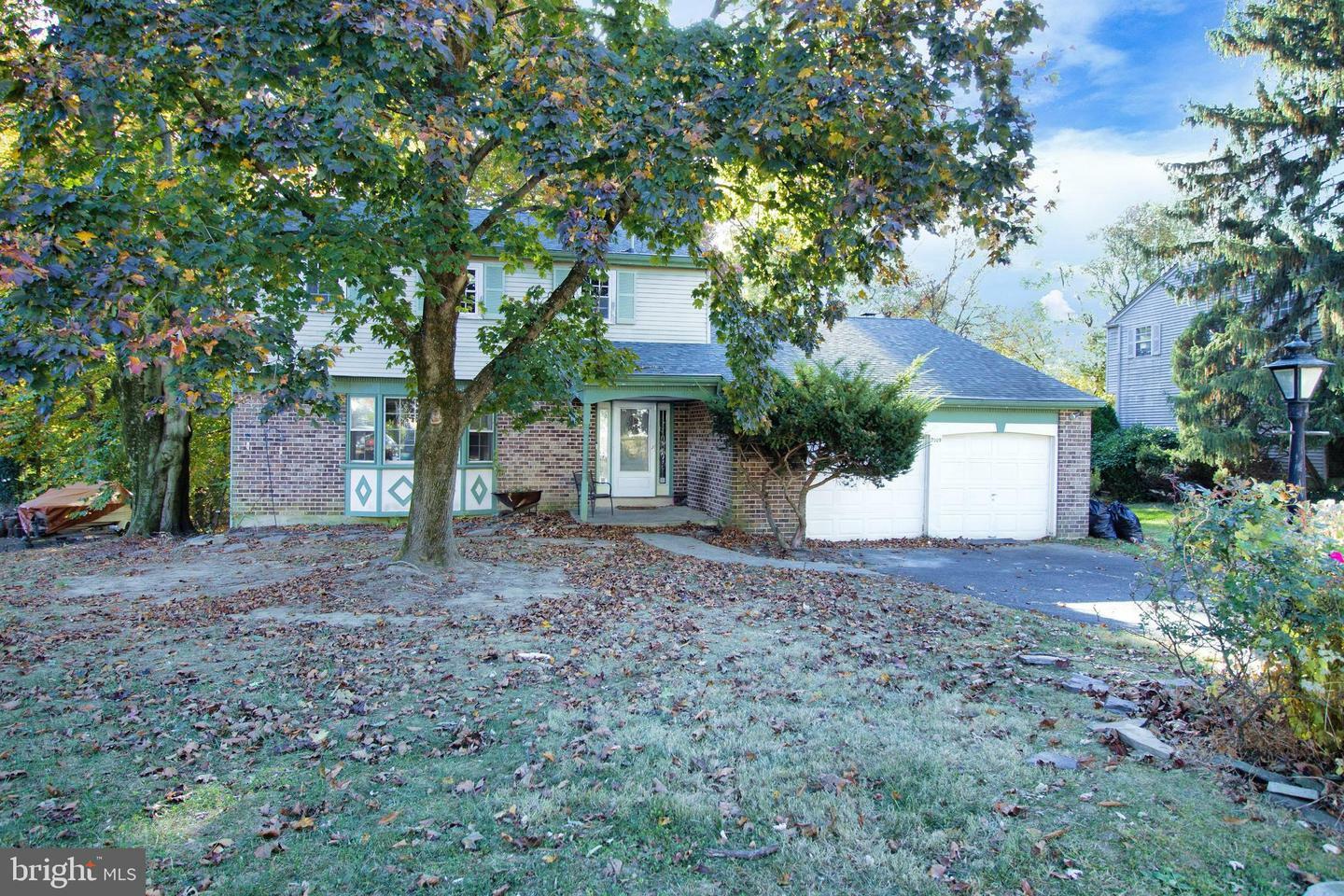 Property Photo:  7909 Ronaele Drive  PA 19027 