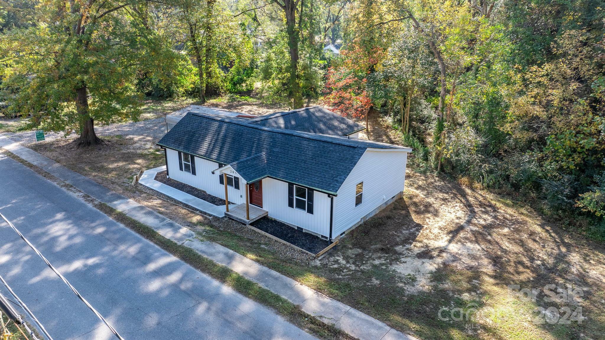 Property Photo:  205 W Robinson Street  NC 28034 