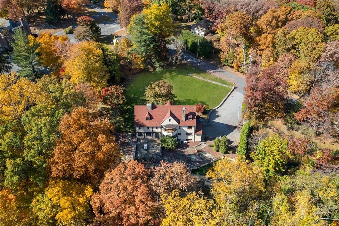 Property Photo:  9 Windward Avenue  NY 10605 